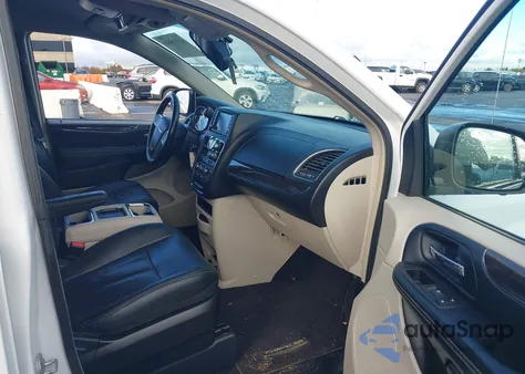 2016 Chrysler Town & Country Lx from USA, damaged, VIN 2C4RC1AG1GR200627